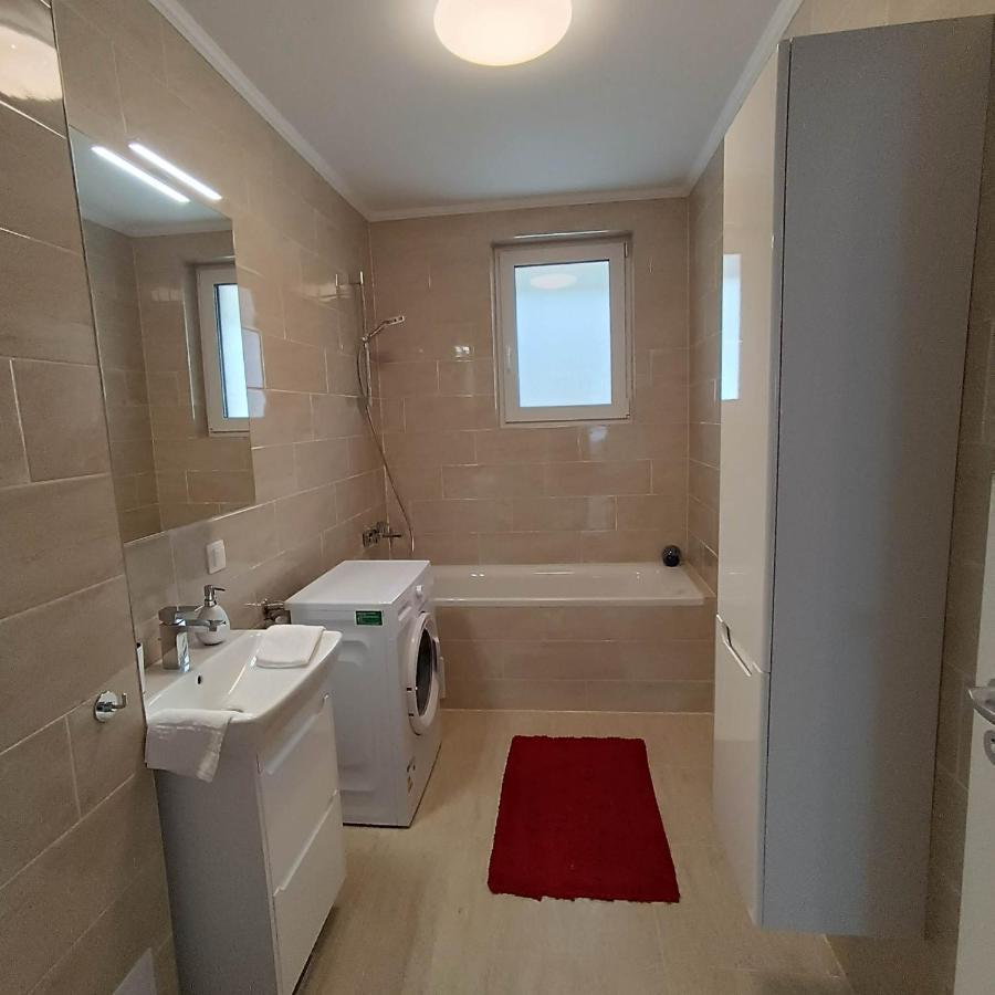 Neue, Moderne Penthousewohnung Sighişoara Extérieur photo