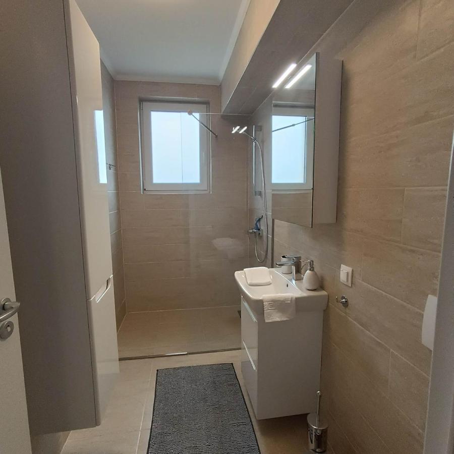 Neue, Moderne Penthousewohnung Sighişoara Extérieur photo